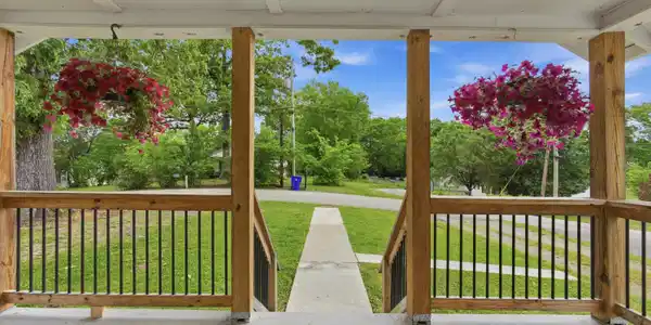 Image 3: Porch
