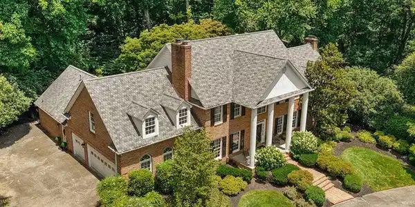 600 Commodore Lane