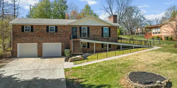 921 Brown School Rd