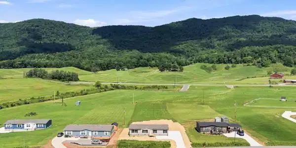 Image 3: 2-web-or-mls-008_DJI_20260805114856_0399