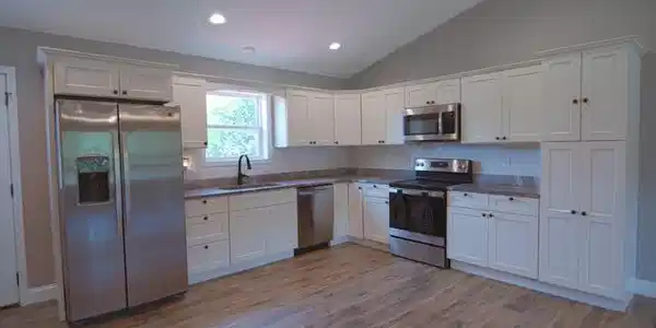 Image 3: Kitchen