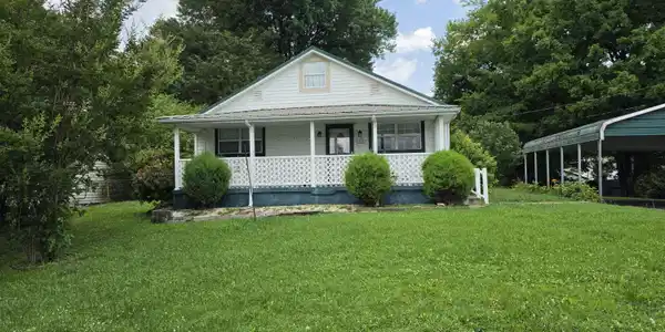 115 Flanders Ave