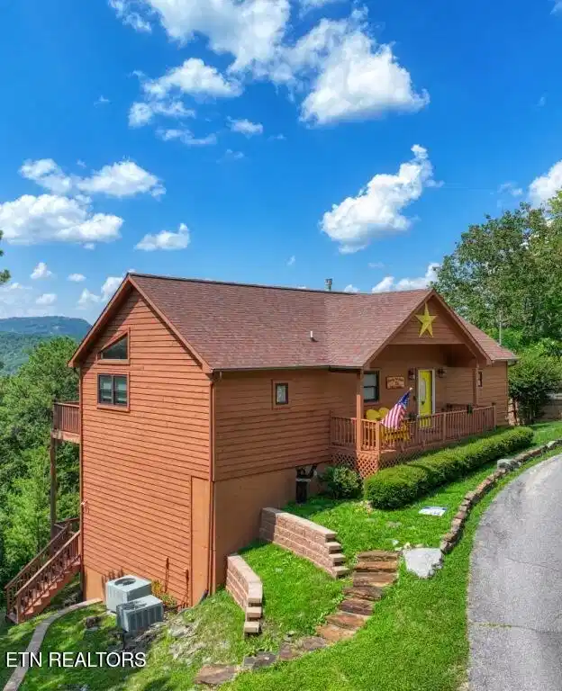 Image 1: Outside pic