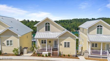 207 N Deer Hill Village