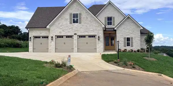 Image 3: Similar home*