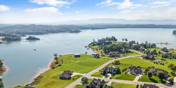 Image 3: 03-2163 Majestic Cir03