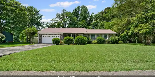 1561 Edgefield Court