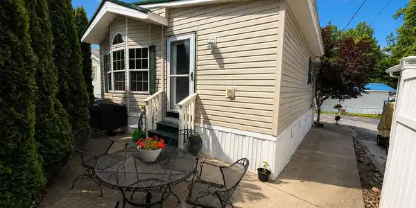 Image 2: 2