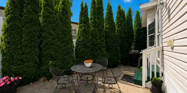 Image 3: 3