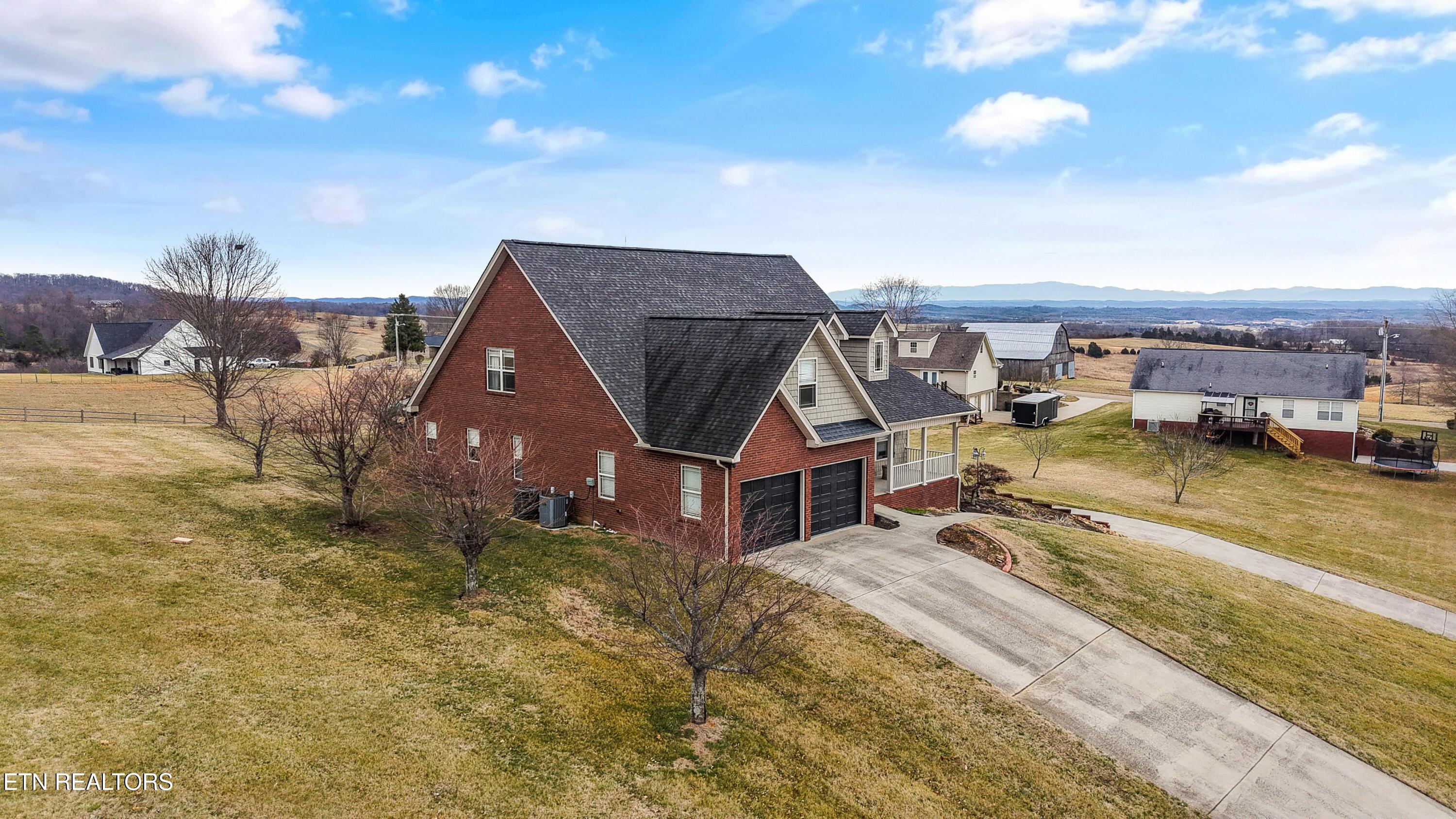 Image 2: 02-1484 Windfield Dr 44