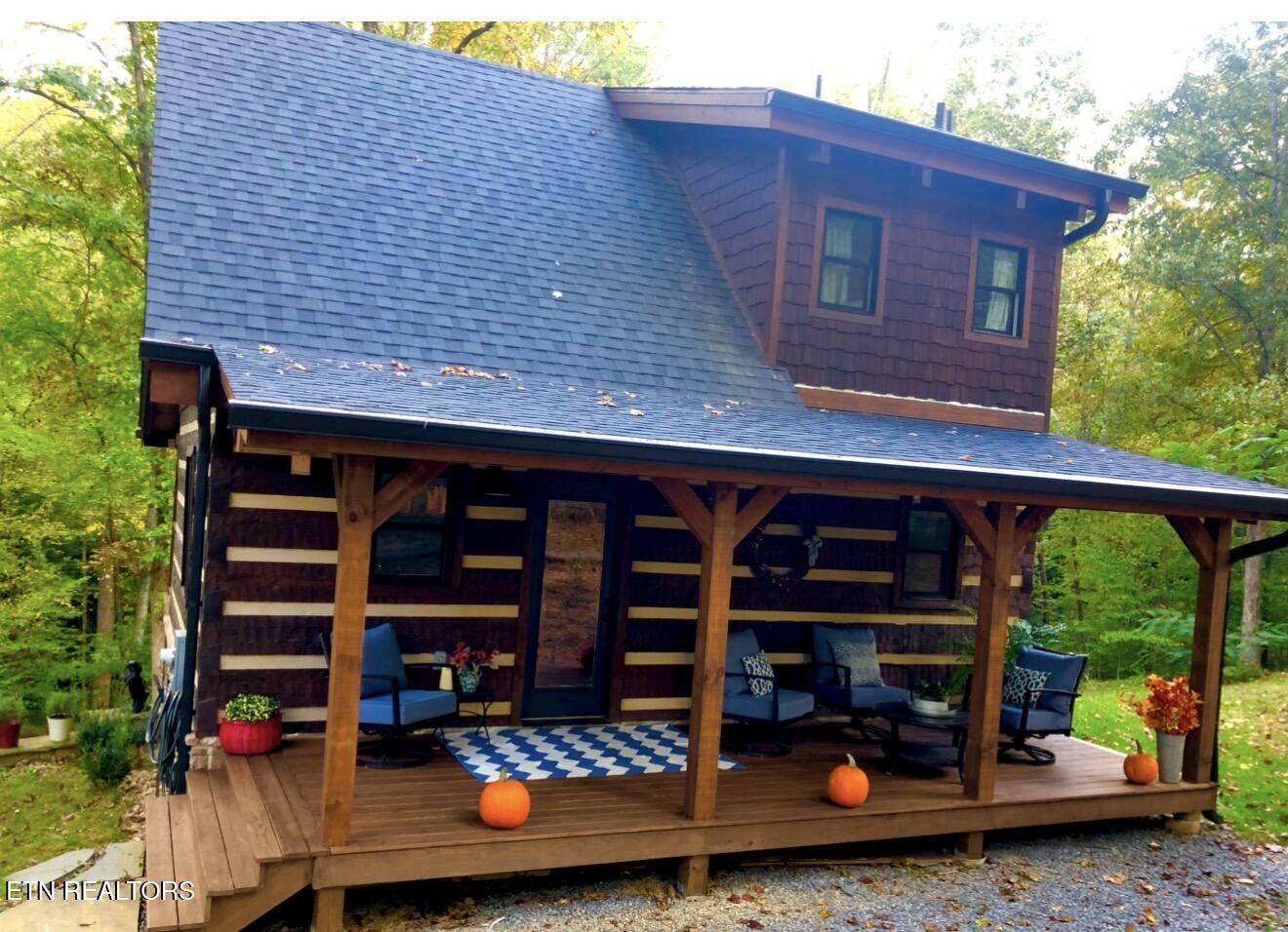 Image 2: ~Relax in Front Porch~