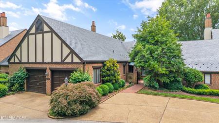 2235 Lake Lane
