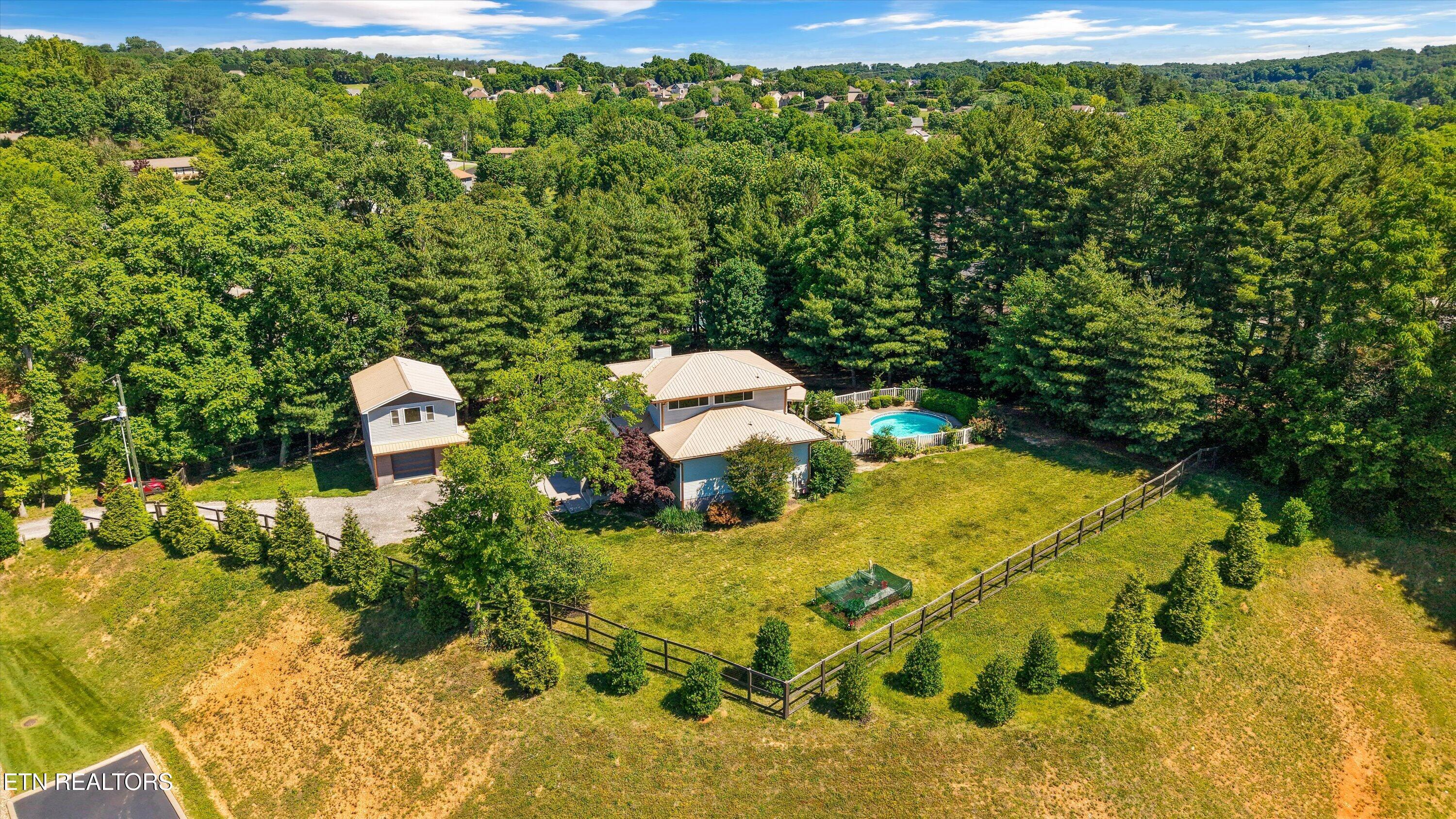 Image 2: 45-7740 Tressa Cir 06