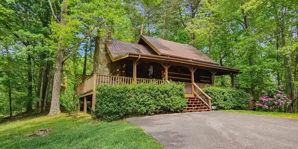 1223 Ski View Lane
