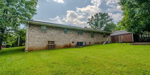 Image 3: 5-web-or-mls-_DSC1878-HDR