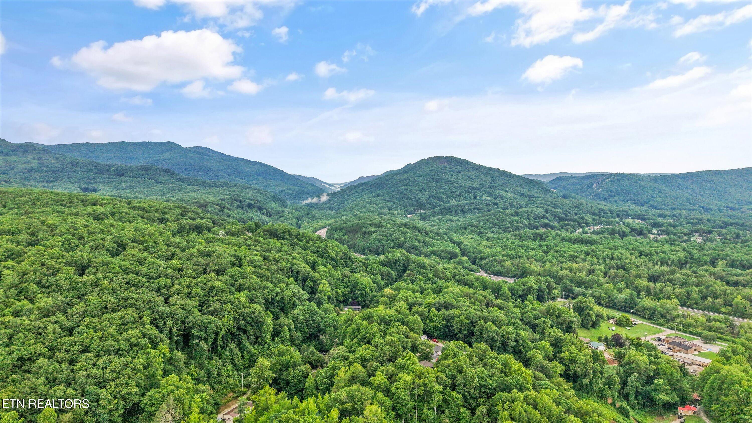 Image 4: 04-Mountain Rd04