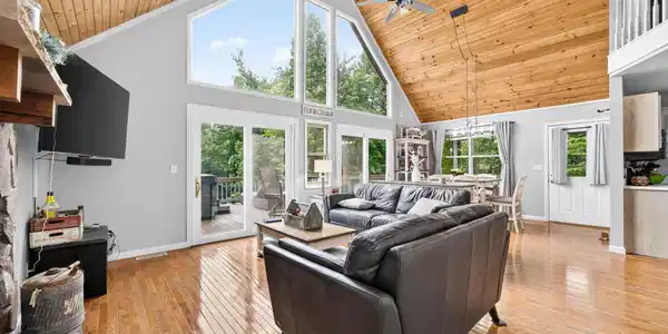Image 3: 17-web-or-mls-50145 Buckeye Ln_080_TNPC