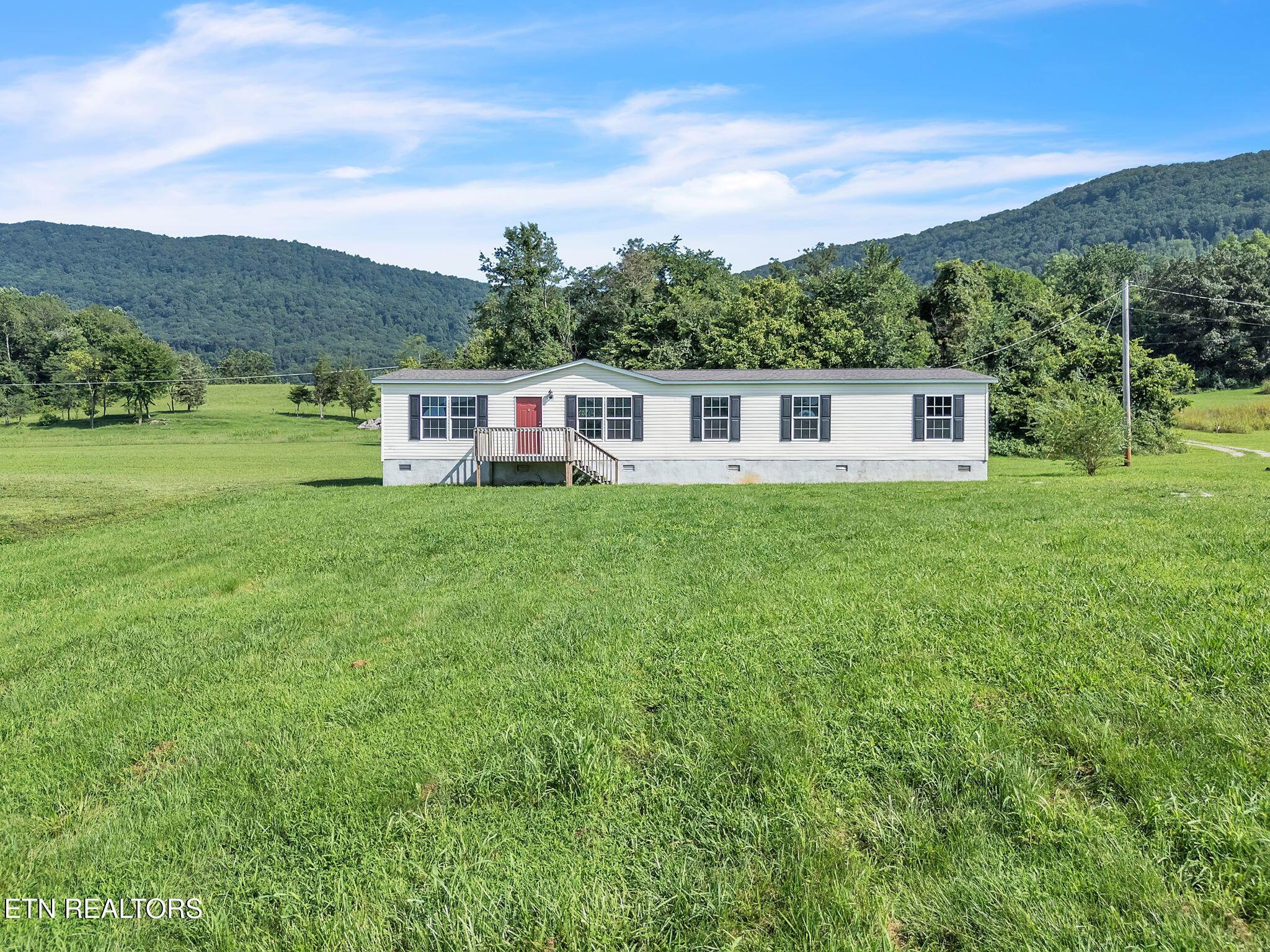Image 1: 10-web-or-mls-Orange Ln--16