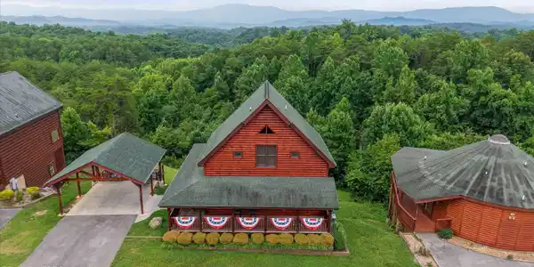 Image 2: 070-669 Stockton Dr04
