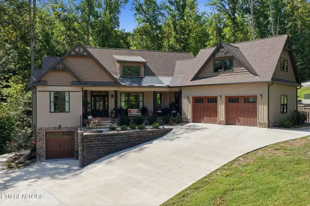 Image 1: 1-web-or-mls-001_504 Pumpkin Hollow-247