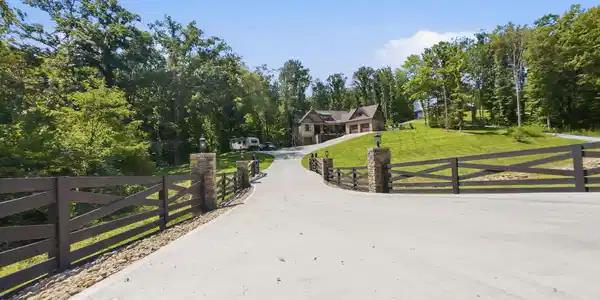 Image 2: 2-web-or-mls-002_504 Pumpkin Hollow-205