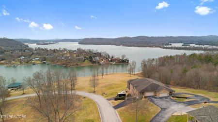 2834 Lake Pointe Drive