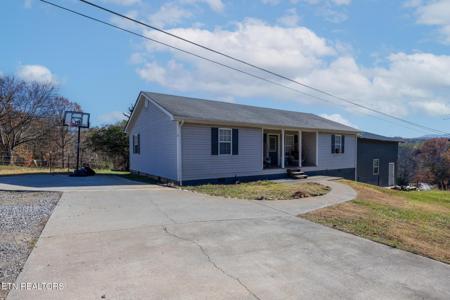 196 Akins Rd