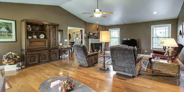 Image 2: Living room
