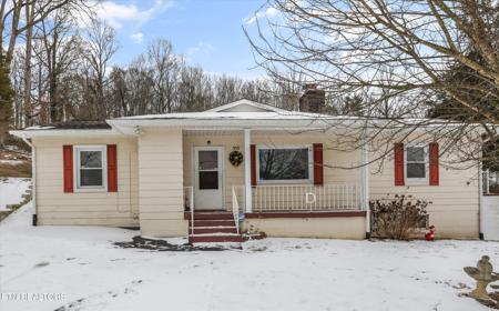 359 E Wolf Valley Rd