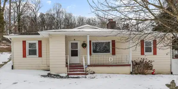 359 E Wolf Valley Rd
