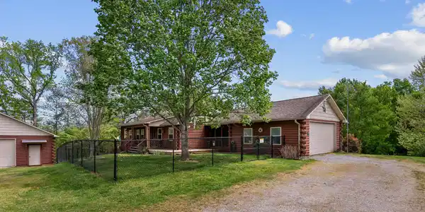 Image 2: 615 Harold Drive