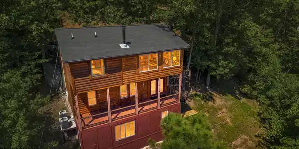 3307 Chinquapin Drive