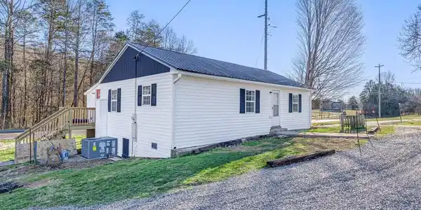 102 Rostron Lane