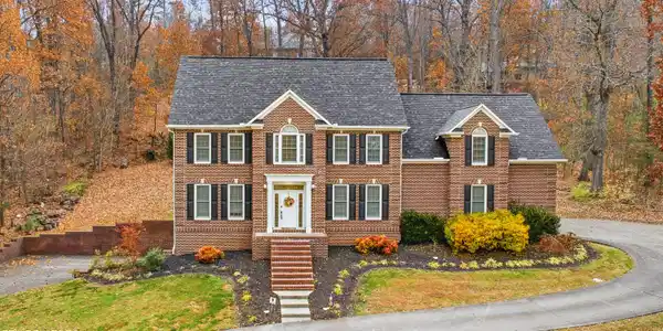 5309 Oak Glade Lane