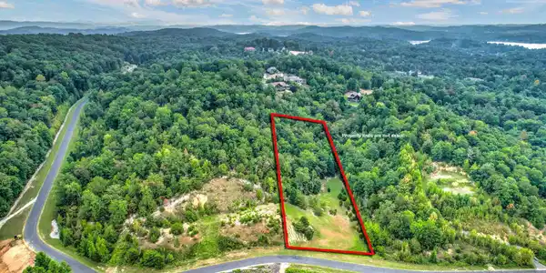 Image 3: 2-web-or-mls-DJI_0341_2_3-2