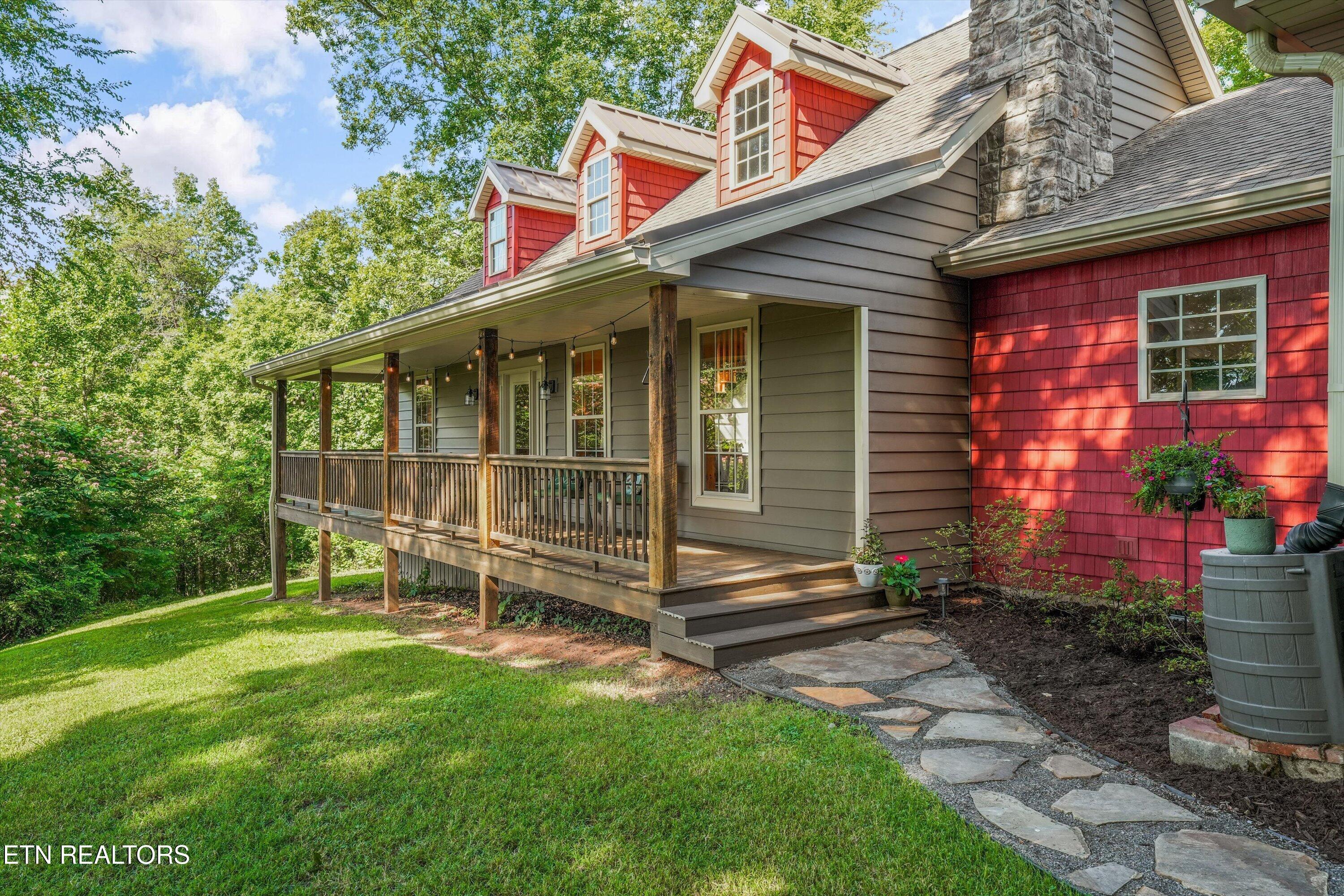 Image 3: Front Porch