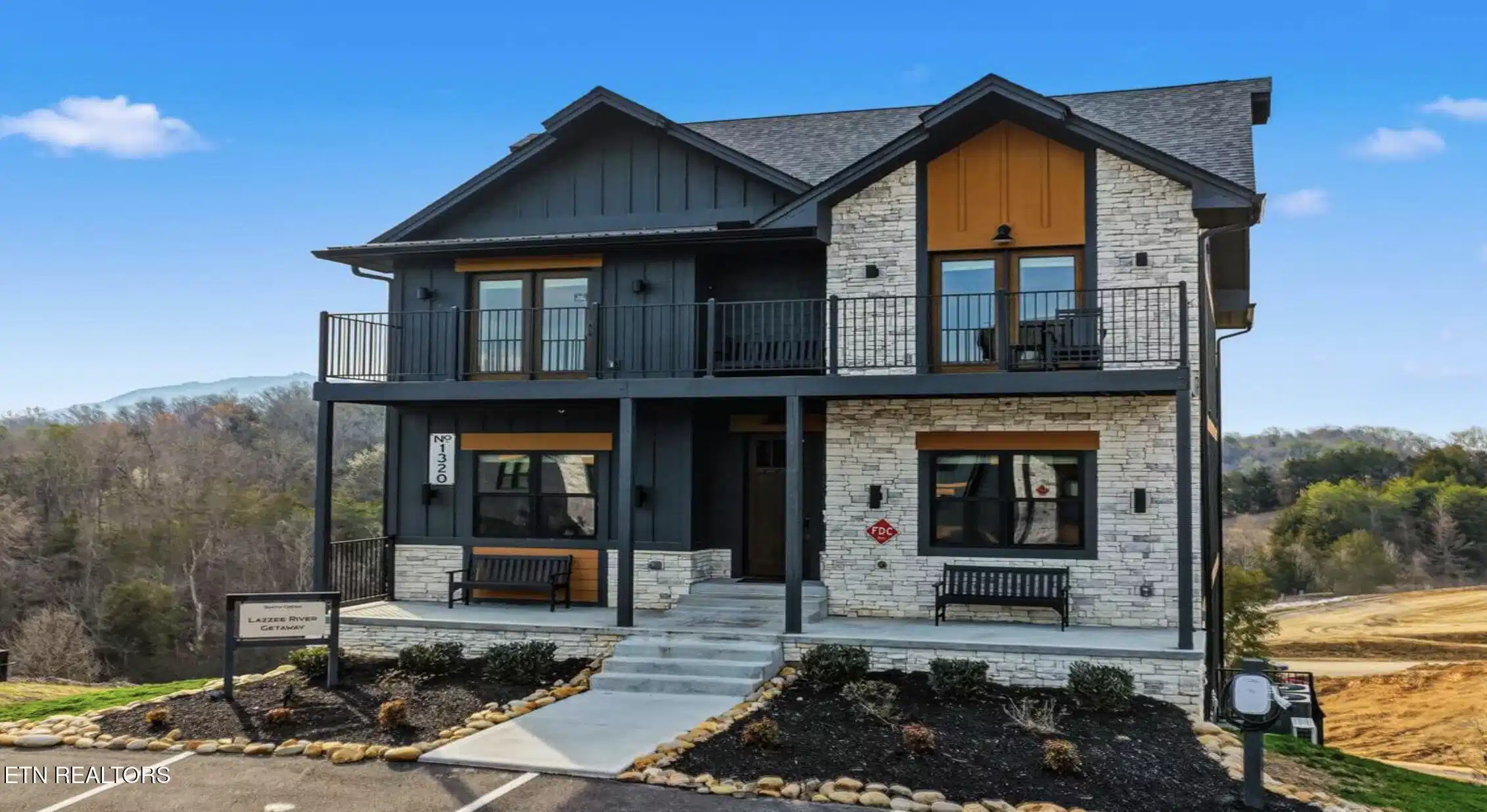 Image 1: Lazee River Getaway