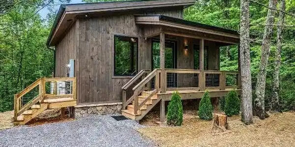 2807 Teaberry Hill Way