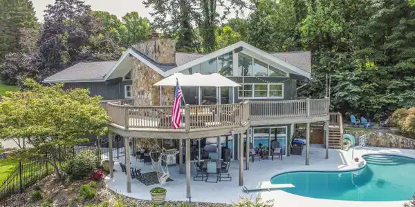 6809 Beaver Brook Drive