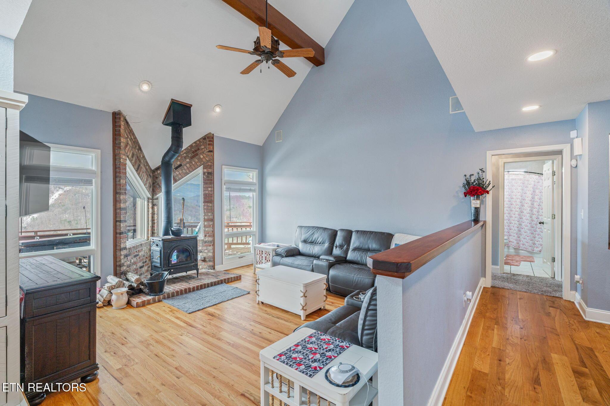 Image 4: Family Room 1