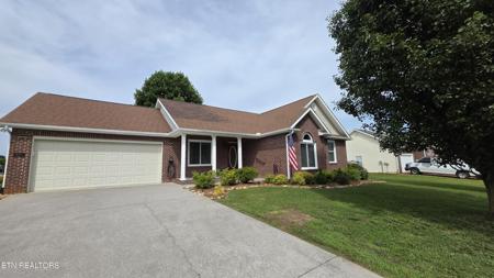 929 Mossy Grove Lane