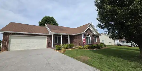 929 Mossy Grove Lane