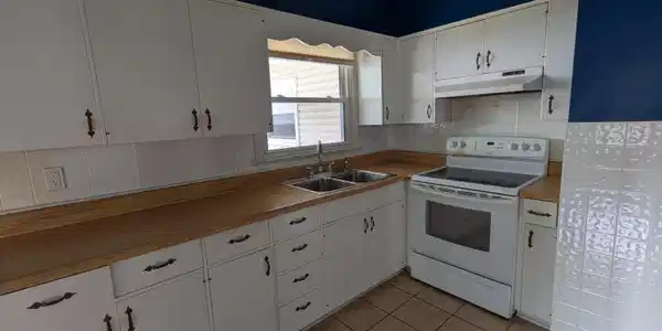 Image 4: 7 kitchen