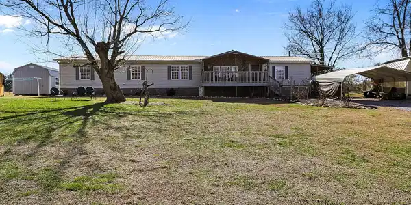 822 Regan Rd