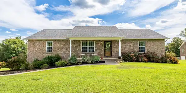810 River Cliff Drive