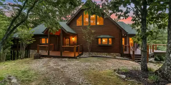 2804 Cedar Falls Way