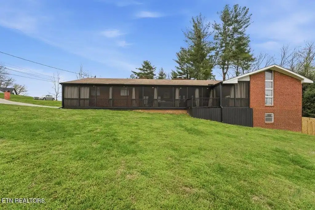Image 1: Exterior