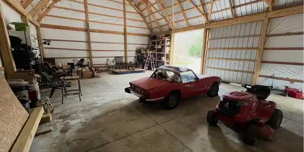 Image 3: Shop Interior