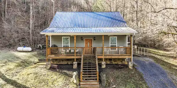 4876 Pearl Valley Rd