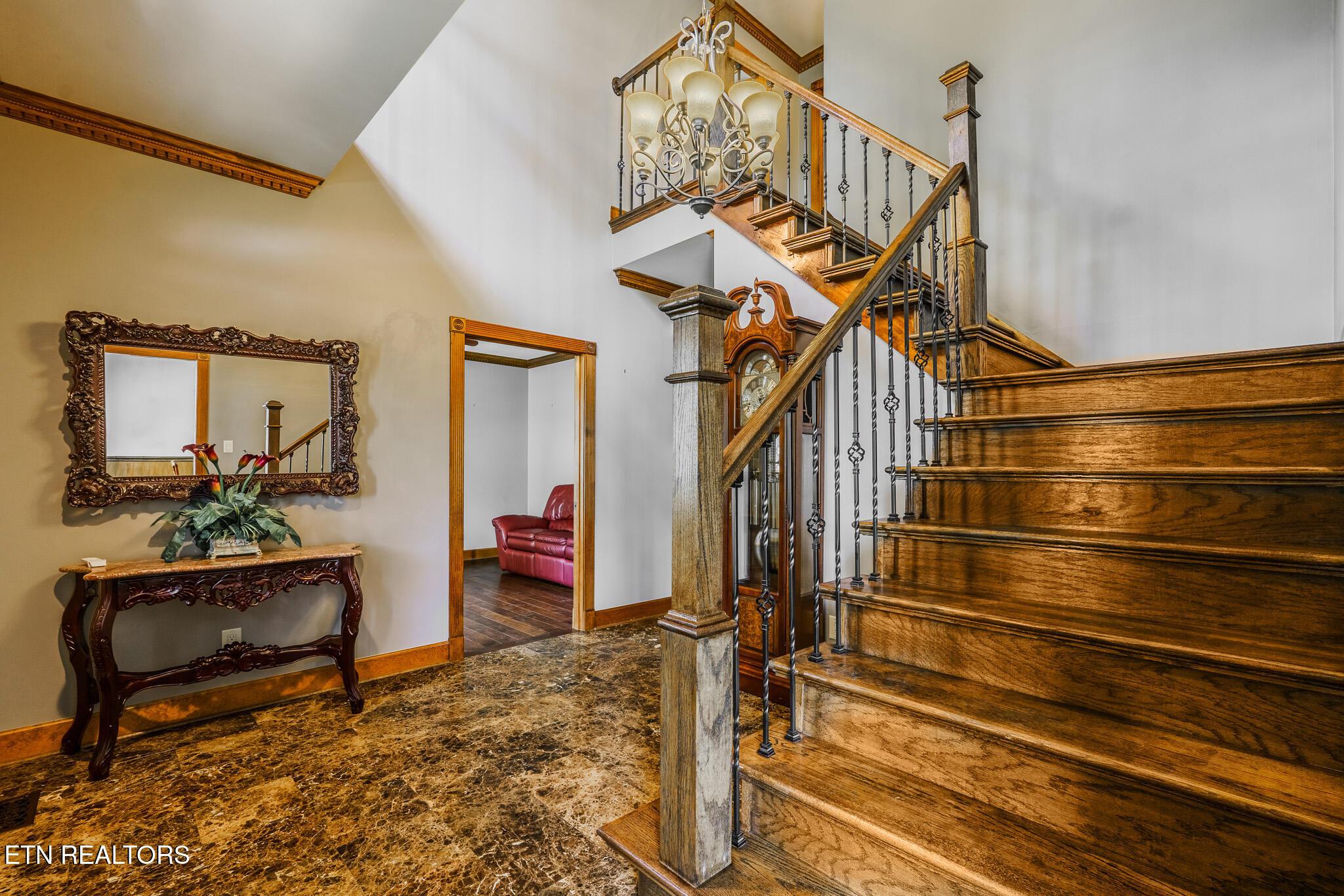 Image 3: Foyer